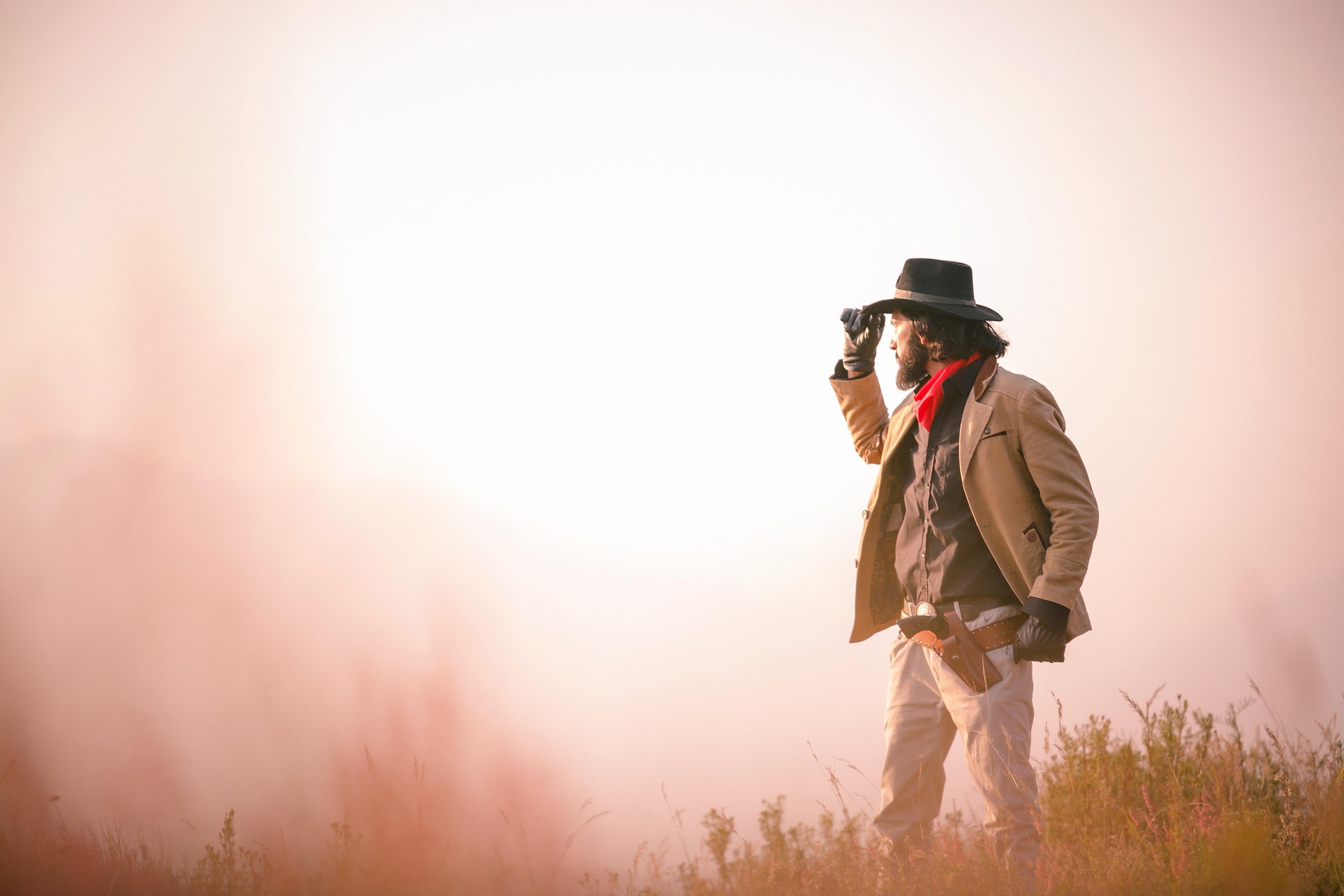 Figura western editorial con sombrero