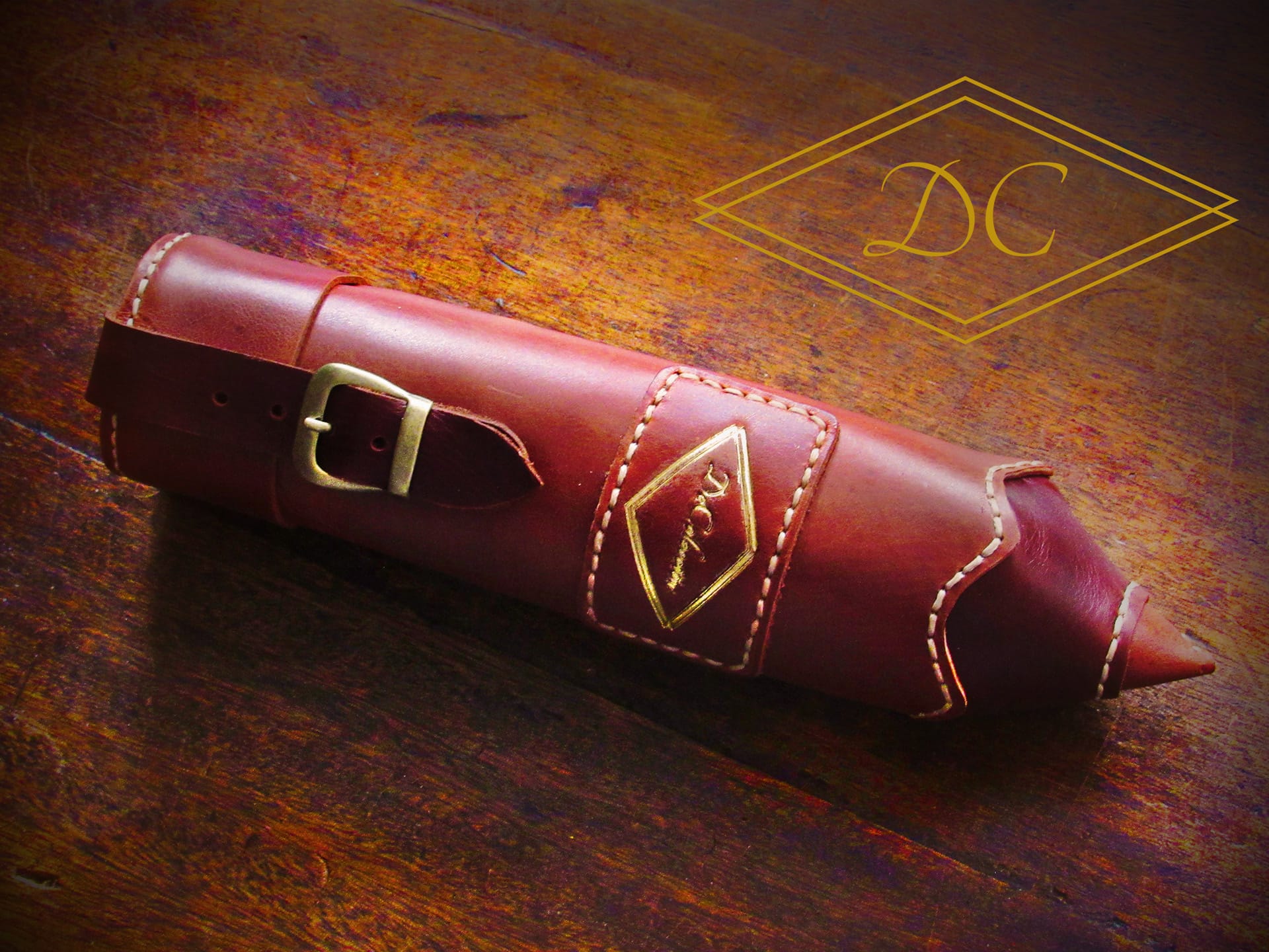 ✨ Cartuchera en Cuero Forma de Lápiz Gigante – Hecha a Mano con Cierre de Hebilla - Image 5